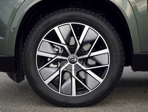 20-дюймовые легкосплавные диски GAC S7